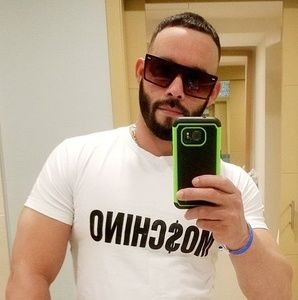 Meet your Posher, Roberto